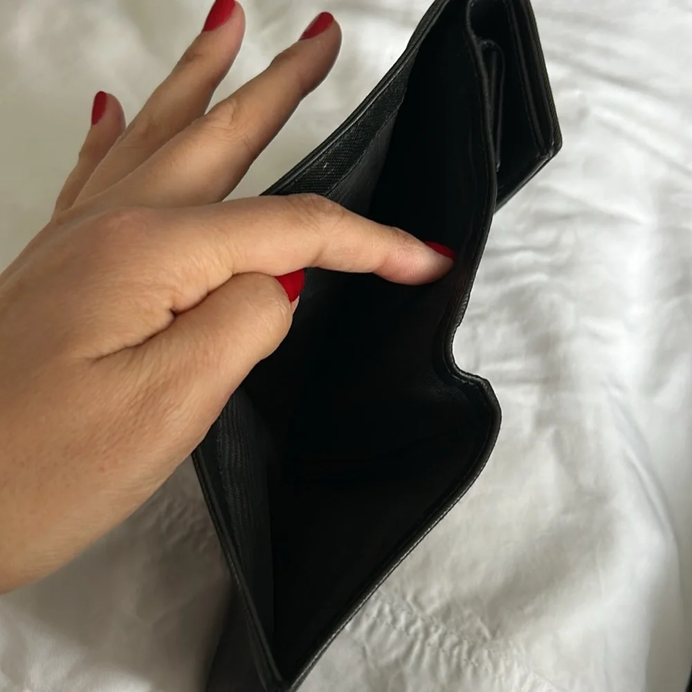 Prada Wallet - Picture 8 of 9